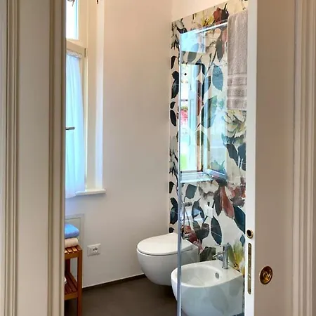 Isa's Apartment *